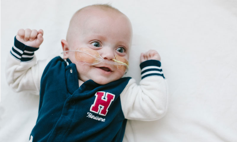 A preemie born at 24 weeks shows a fighting spirit ...